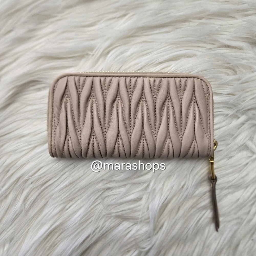 Miu Miu Matelassé Leather Zip Around Key Case